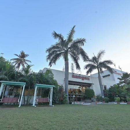 Chryso Hotels Pvt Ltd Ankleshwar Buitenkant foto