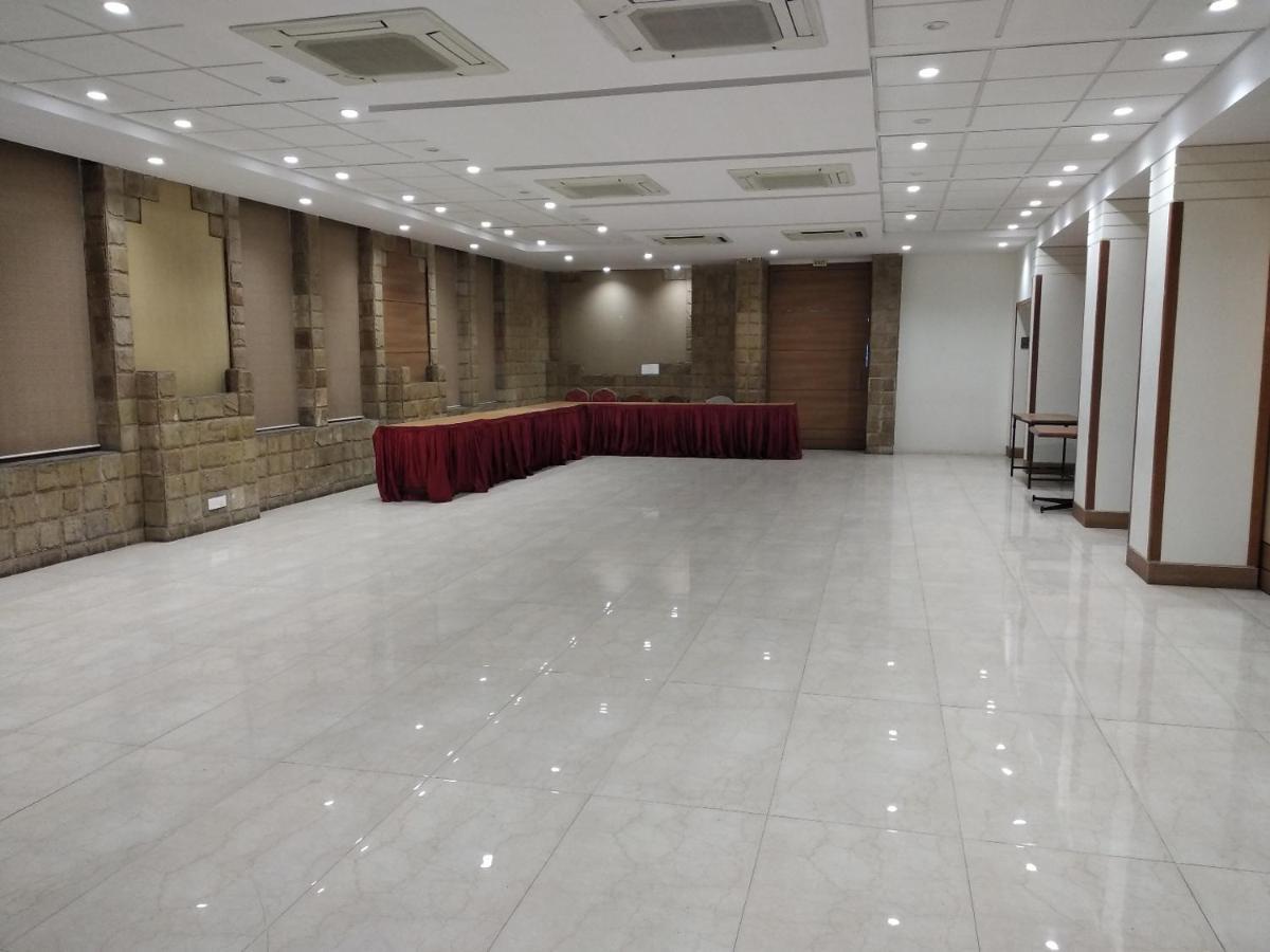 Chryso Hotels Pvt Ltd Ankleshwar Buitenkant foto