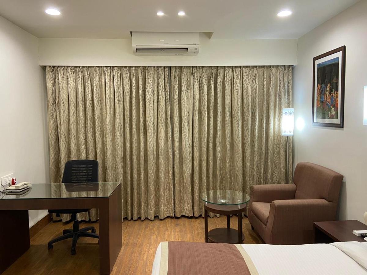 Chryso Hotels Pvt Ltd Ankleshwar Buitenkant foto