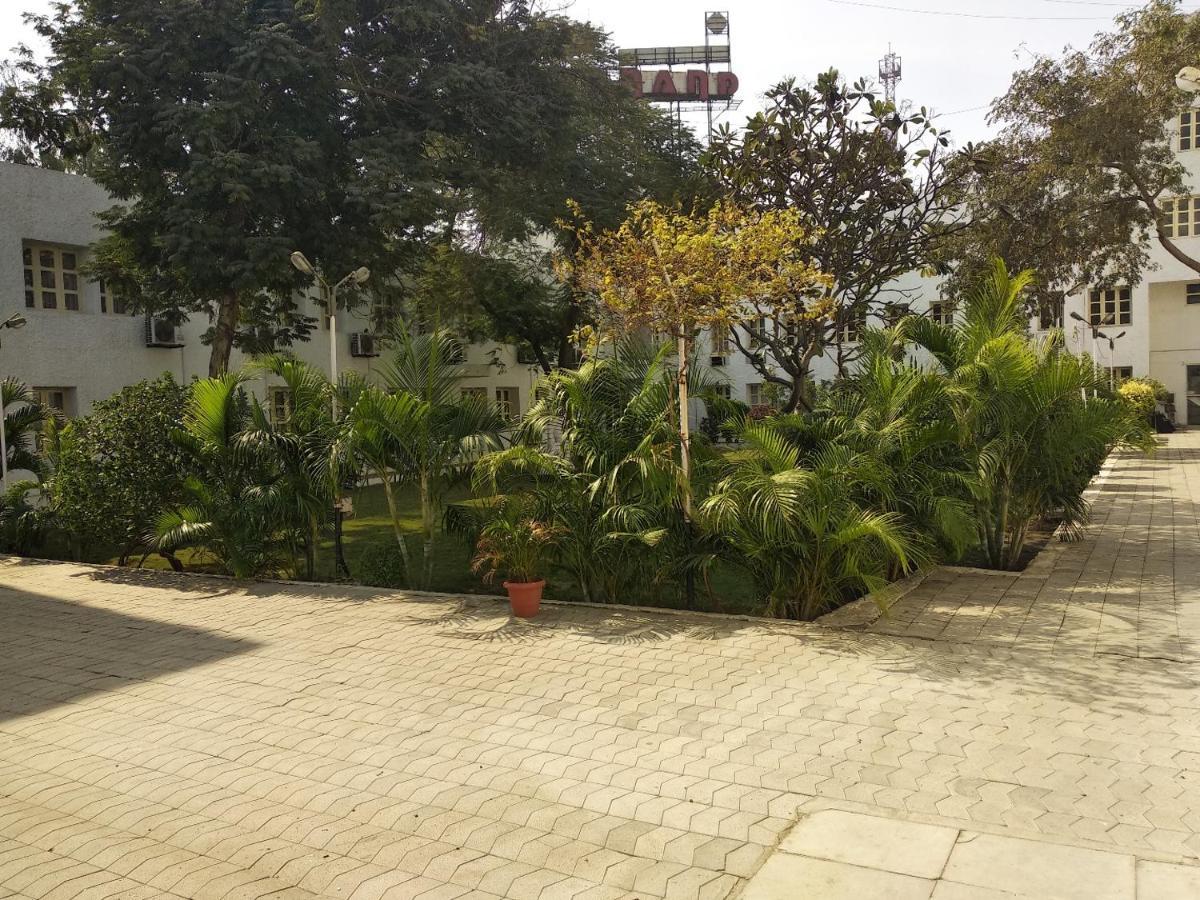 Chryso Hotels Pvt Ltd Ankleshwar Buitenkant foto