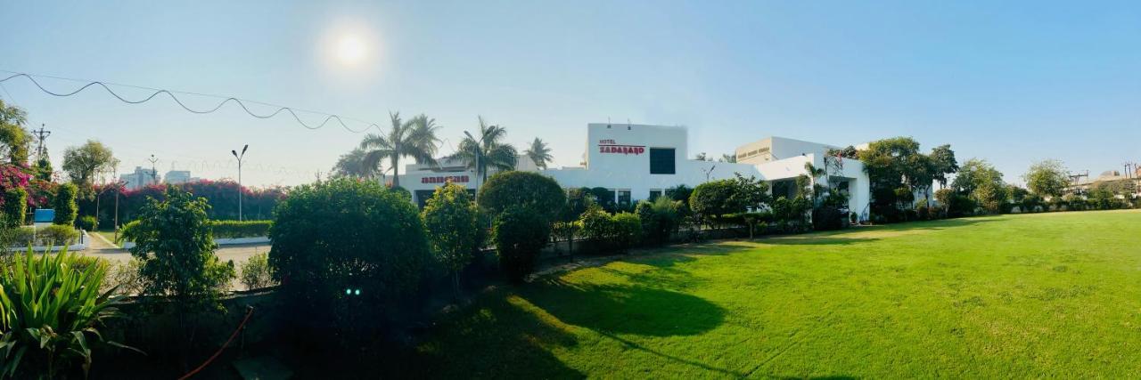 Chryso Hotels Pvt Ltd Ankleshwar Buitenkant foto