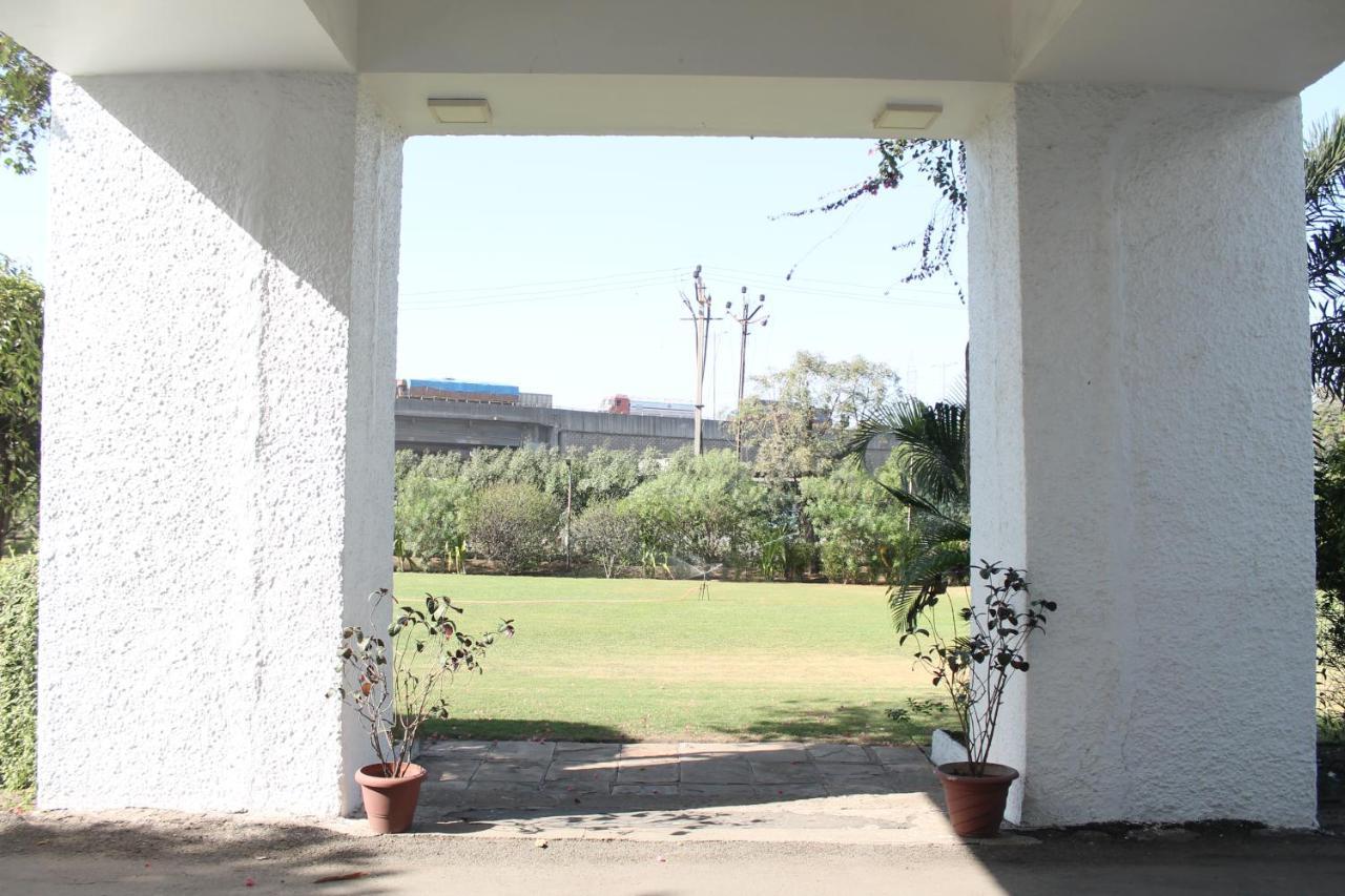 Chryso Hotels Pvt Ltd Ankleshwar Buitenkant foto