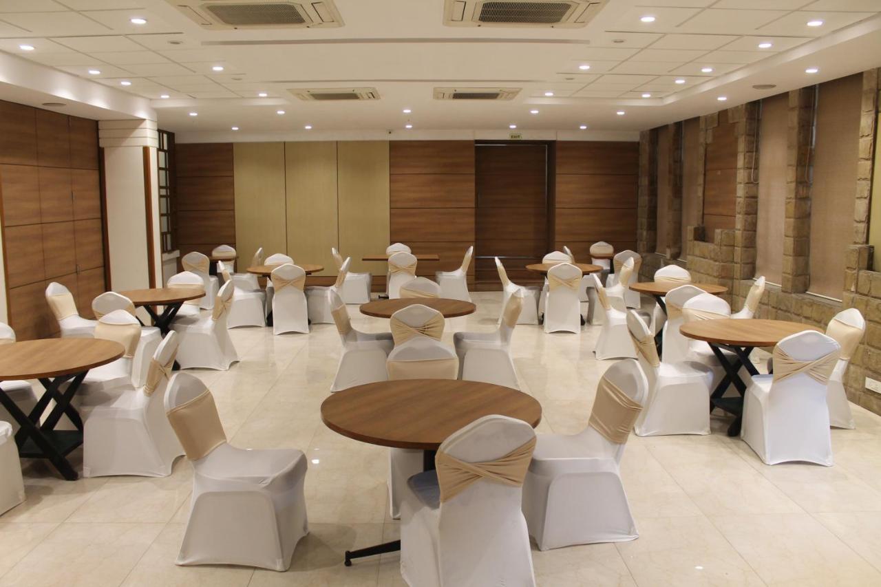 Chryso Hotels Pvt Ltd Ankleshwar Buitenkant foto