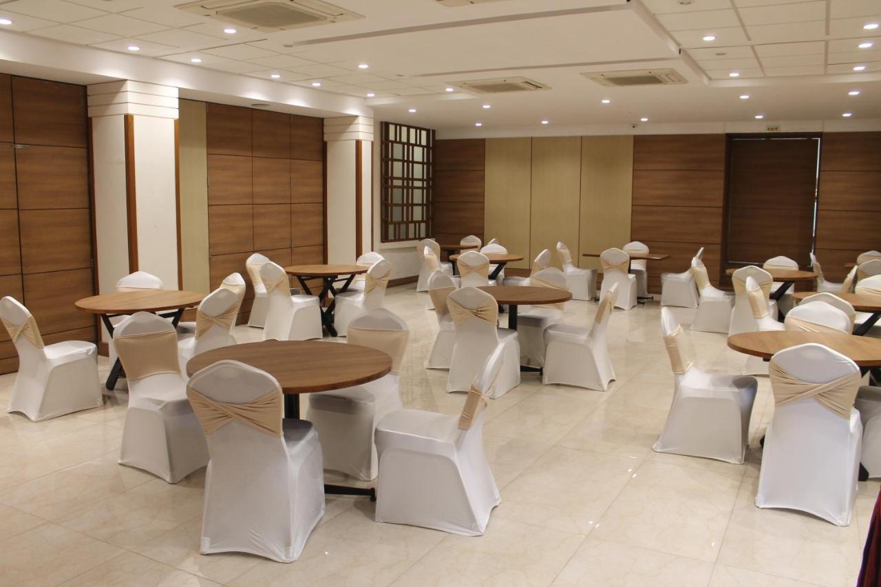 Chryso Hotels Pvt Ltd Ankleshwar Buitenkant foto