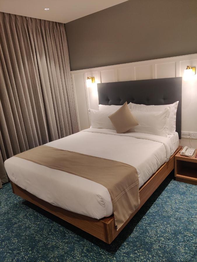 Chryso Hotels Pvt Ltd Ankleshwar Buitenkant foto