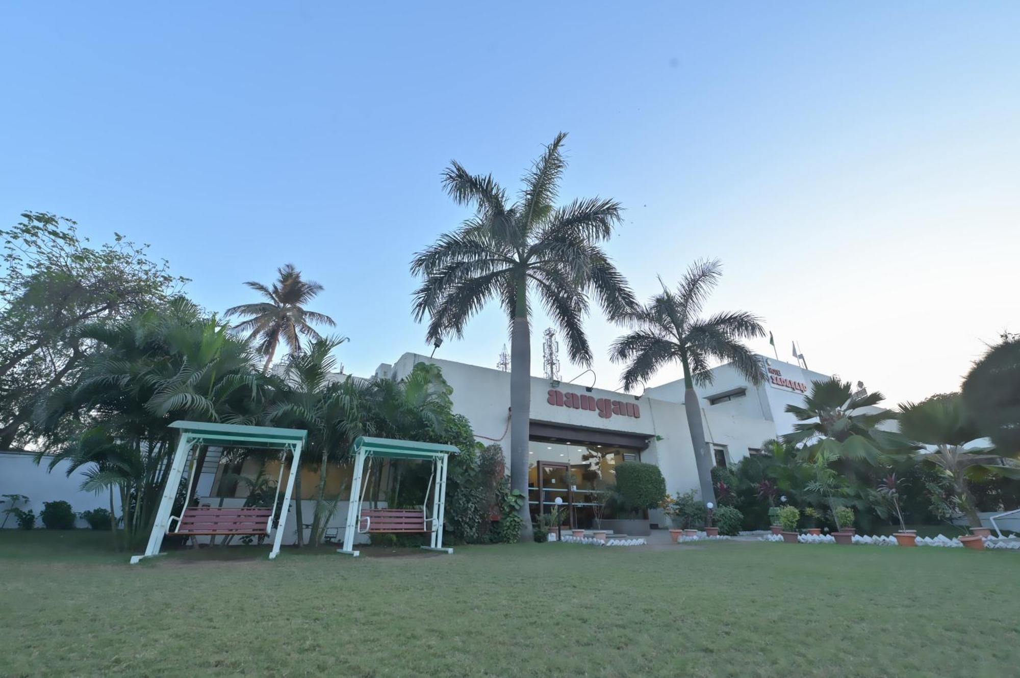 Chryso Hotels Pvt Ltd Ankleshwar Buitenkant foto
