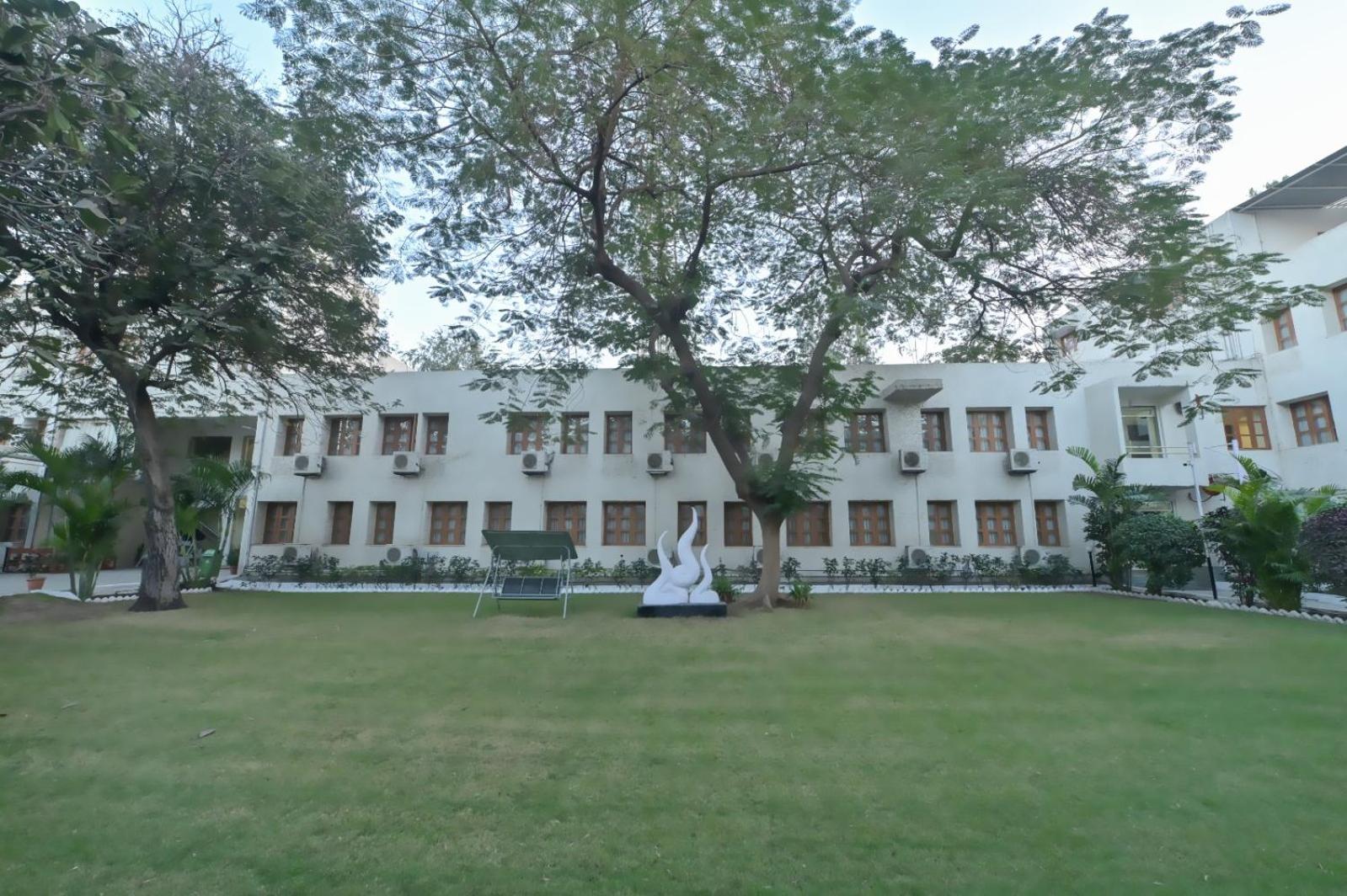 Chryso Hotels Pvt Ltd Ankleshwar Buitenkant foto