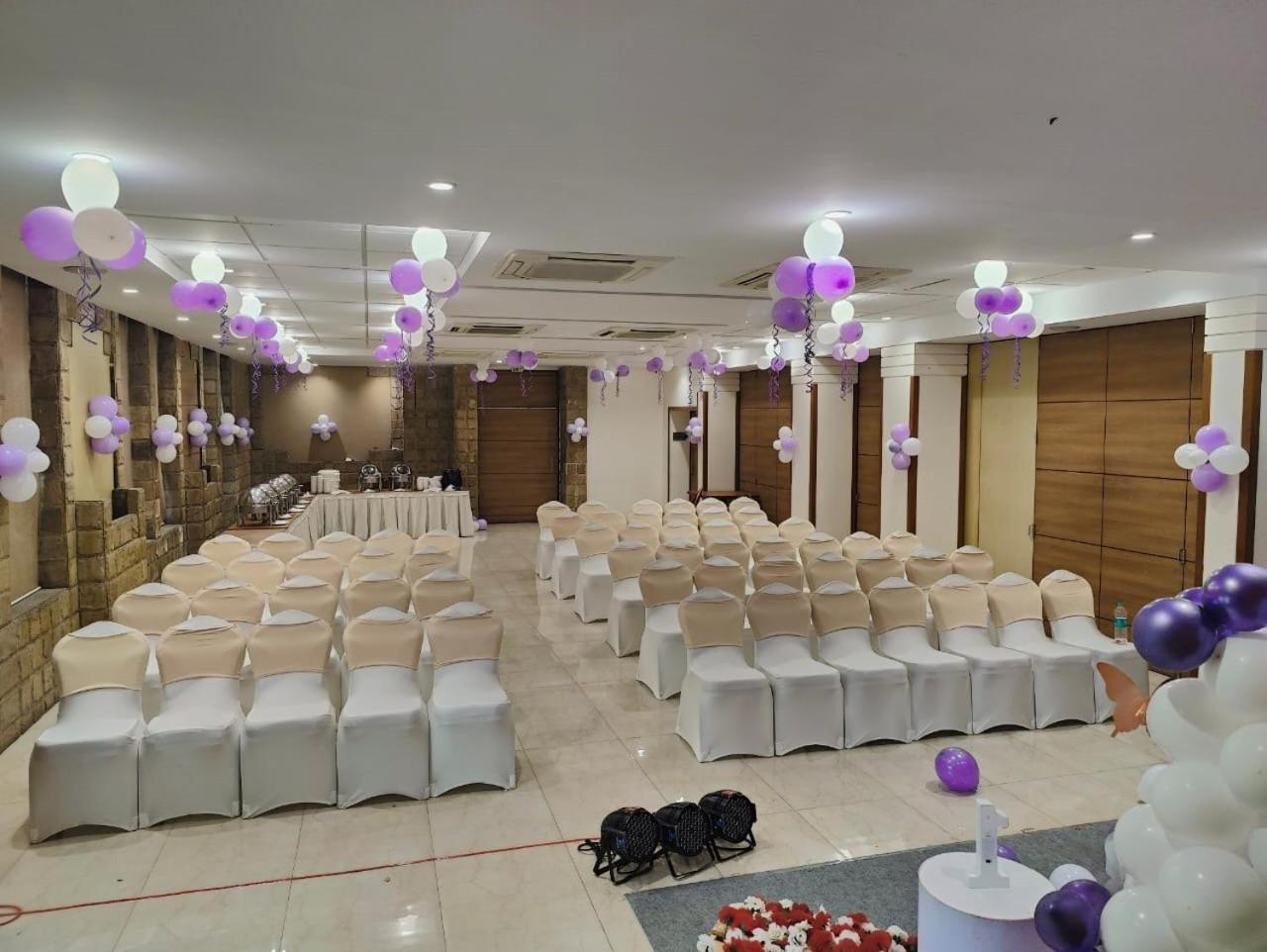 Chryso Hotels Pvt Ltd Ankleshwar Buitenkant foto