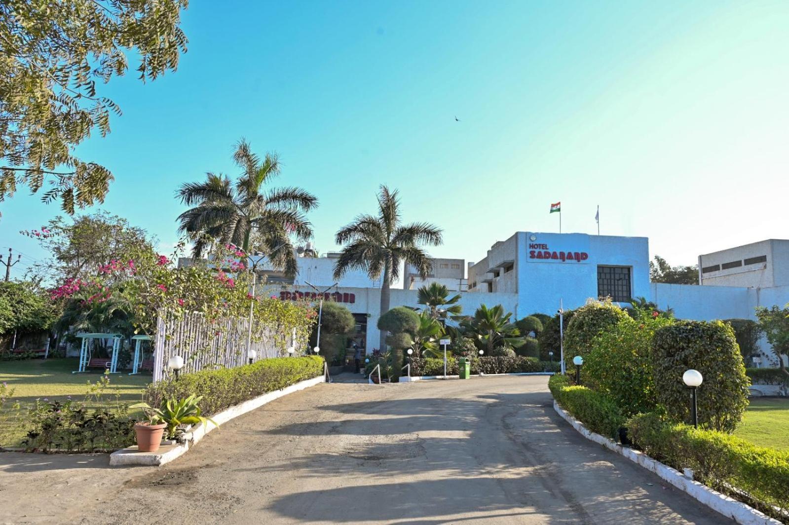Chryso Hotels Pvt Ltd Ankleshwar Buitenkant foto